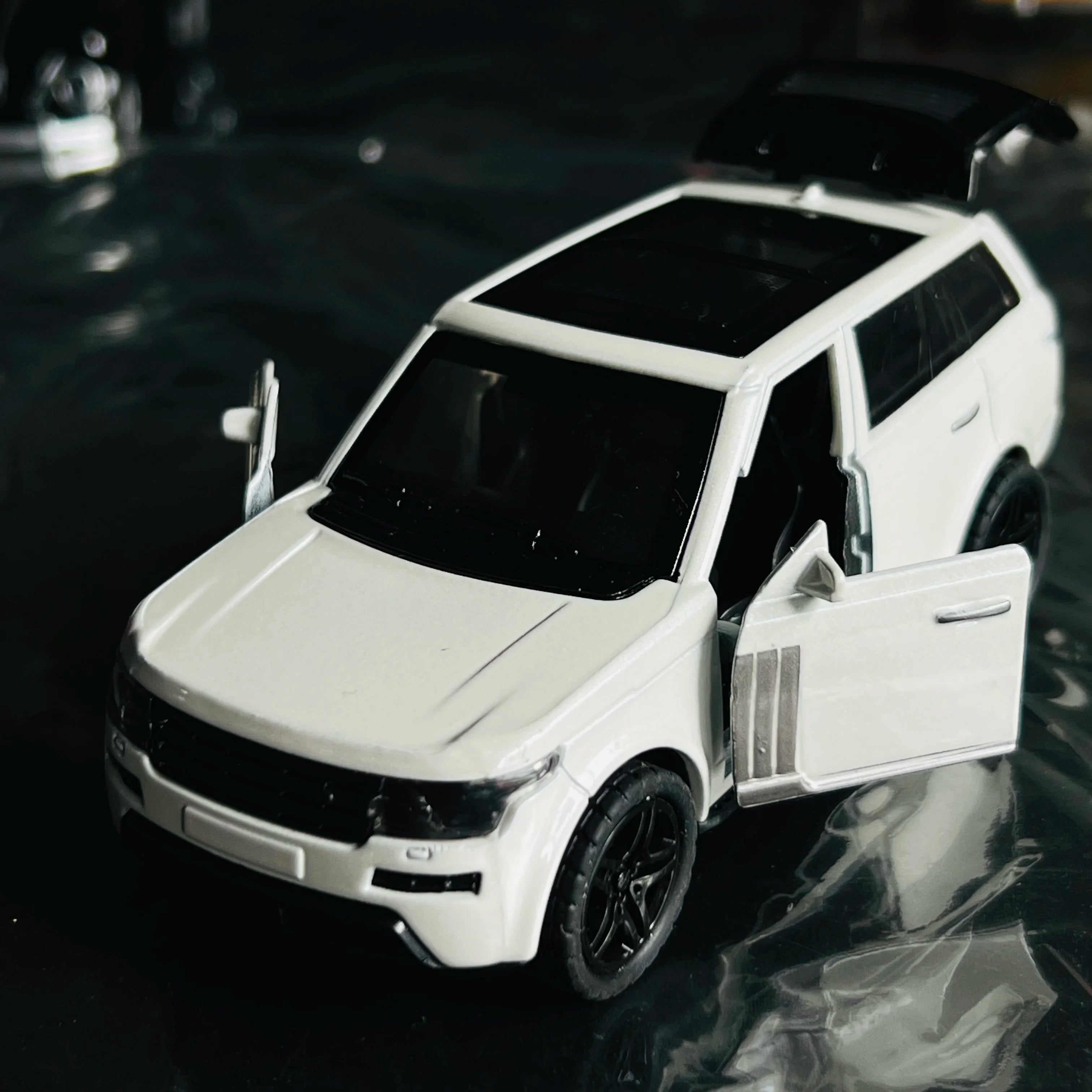 Alloy Off-Road Vehicle Model | Simulation Diecast Car Toy | Decorative Gift for Kids 1:36